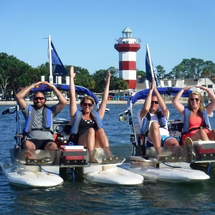 People spelling OHIO with hands